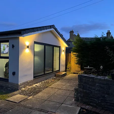 Private And Peaceful Space With Free Parking Baildon Exterior photo
