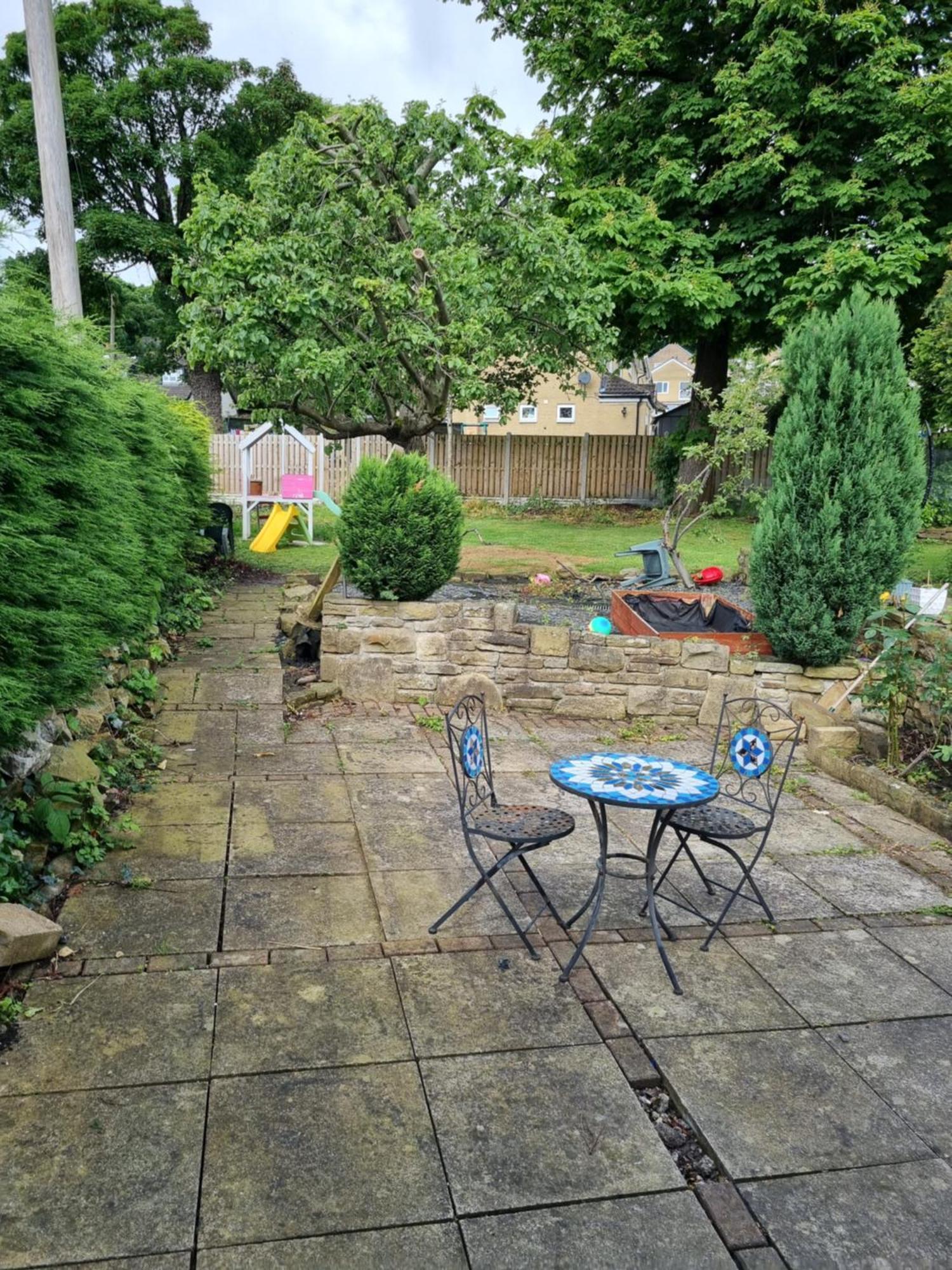Private And Peaceful Space With Free Parking Apartment